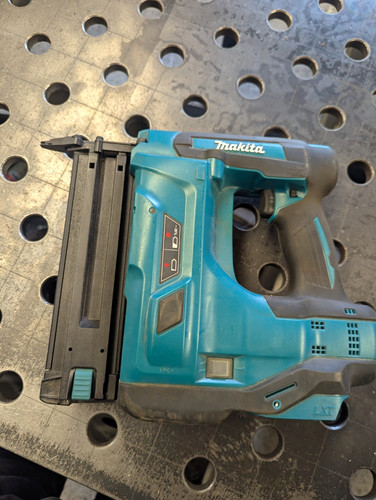 Makita dbn500v 18v lxt - makita,